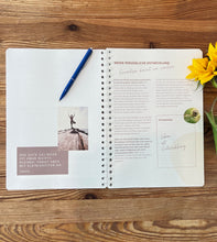 Lade das Bild in den Galerie-Viewer, Workbook: "Aus dem Vollen schöpfen" – dein Selbstcoaching für deine berufliche Entwicklung ohne Stress